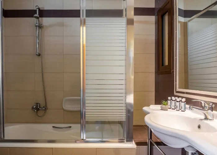 Serenity Отель Толон